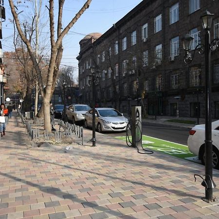 A&X Hostel And Tours Jerevan Buitenkant foto