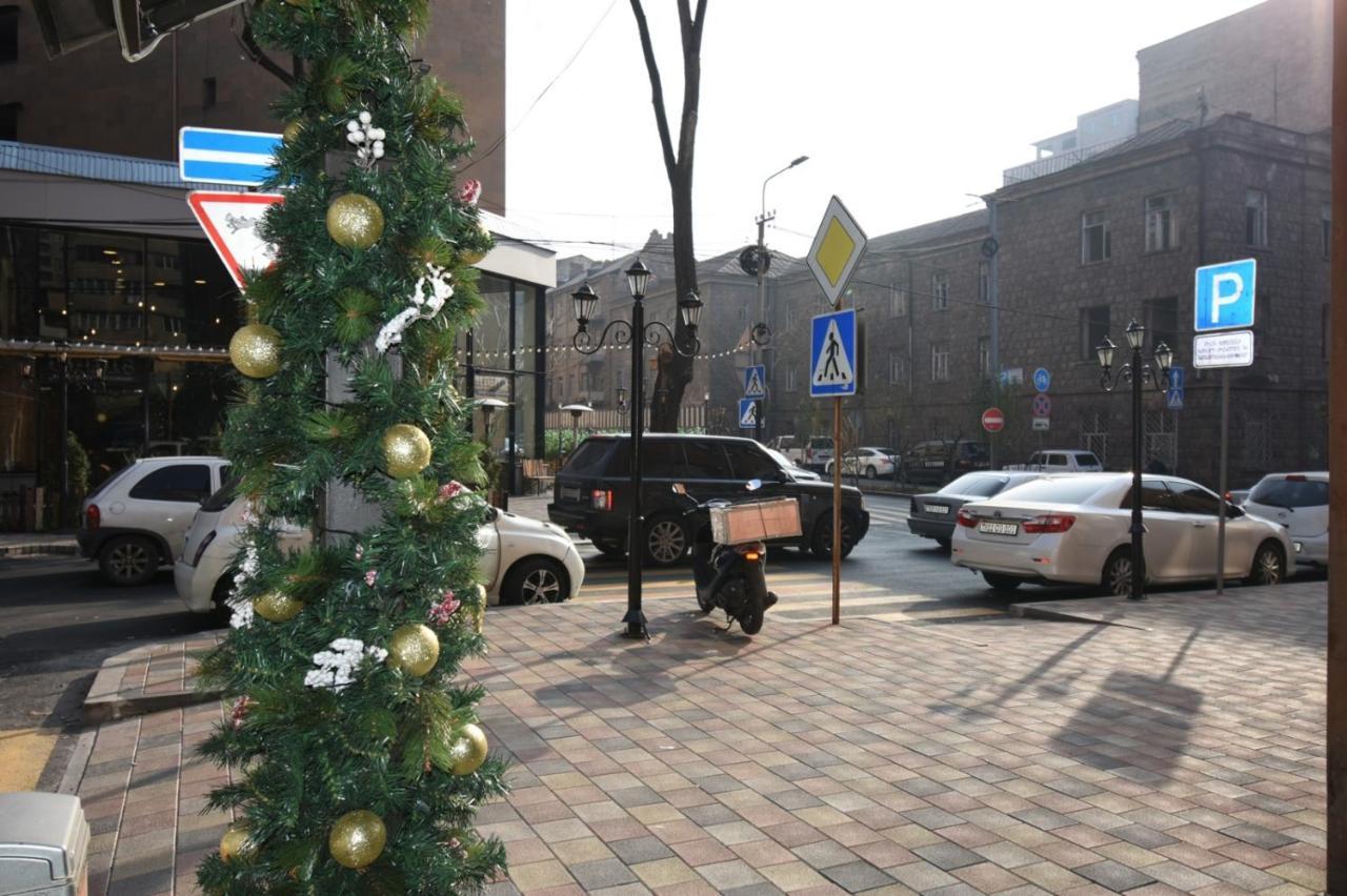 A&X Hostel And Tours Jerevan Buitenkant foto