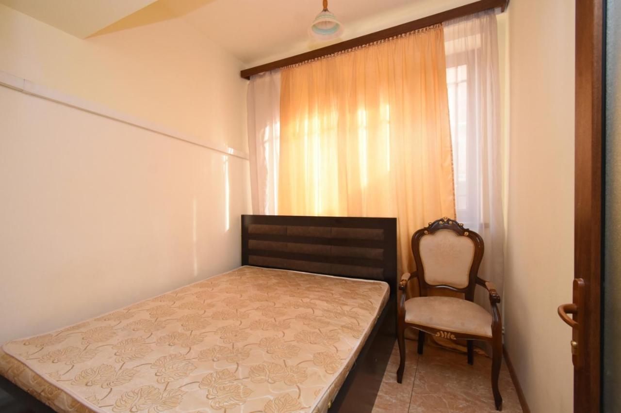 A&X Hostel And Tours Jerevan Buitenkant foto