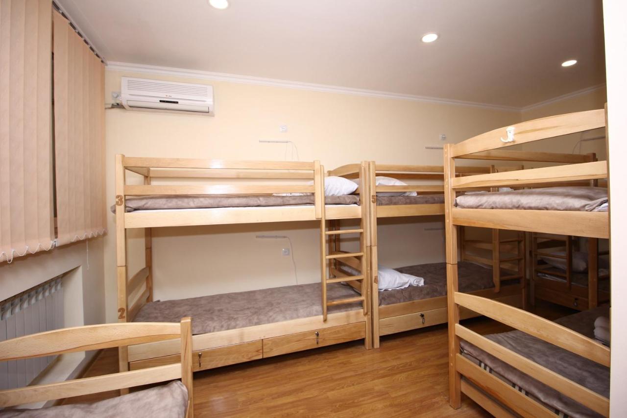 A&X Hostel And Tours Jerevan Buitenkant foto